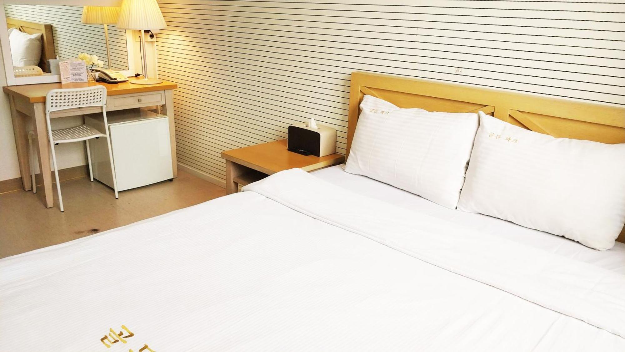 Golden Park Hotel Чечжу Екстер'єр фото